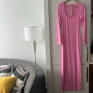 Skims maxi dress in gorgeous pink colour NWT size large